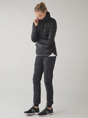 LULULEMON Run Pant, Embossed Black (US 6)